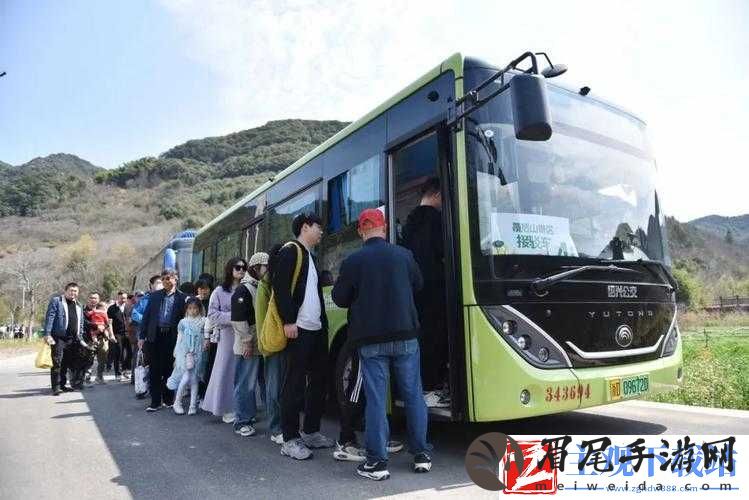 合家欢下册公交车：欢乐之旅持续上演