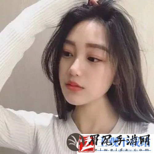 已满十八岁从此进入戴好耳机的追求自我，网友：终于可以全程开大音量畅享音乐了！