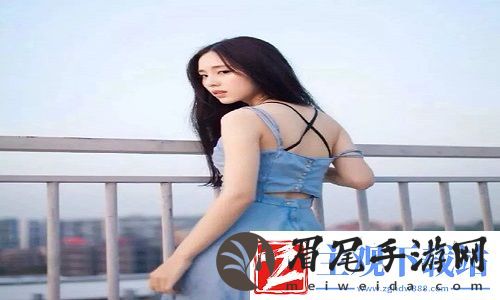 蜜丝婷大草莓与小草莓对比