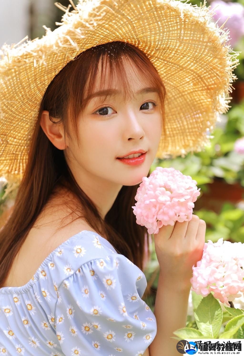 父亲有力挺送女儿的花园