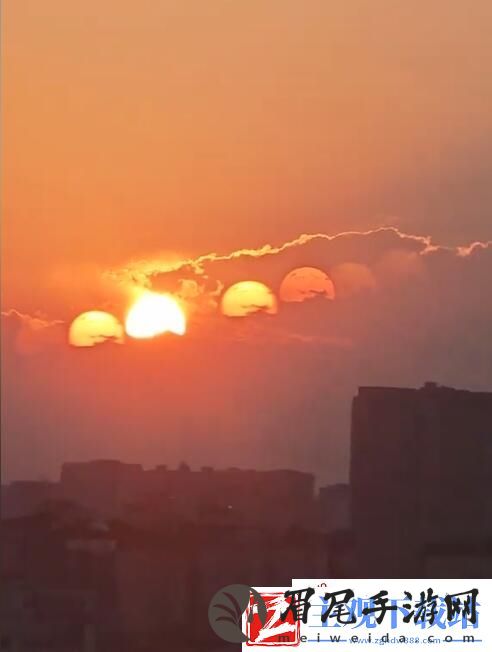 成都市民拍到7个太阳同框
