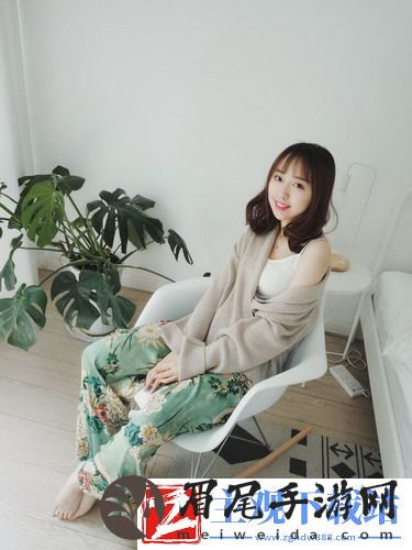 一面膜胸口一面膜下从嘴到胸润色养颜秘籍，网友：难以置信，这也太全方位了吧！