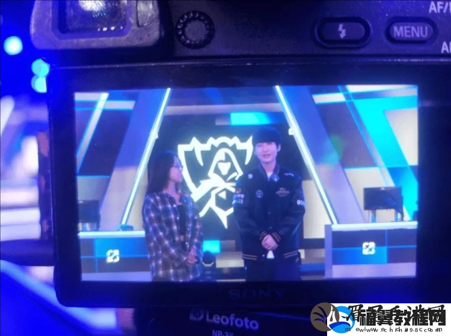 韩媒记者AshleyKang发文