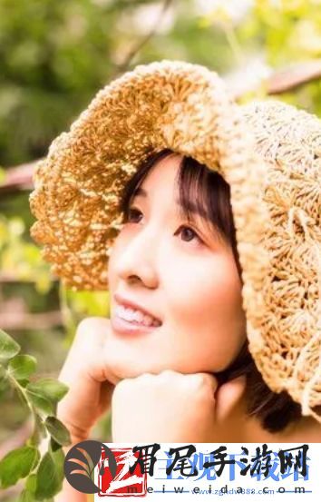 蜜丝婷大草莓和小草莓对比：如何选择最适合你的唇膏