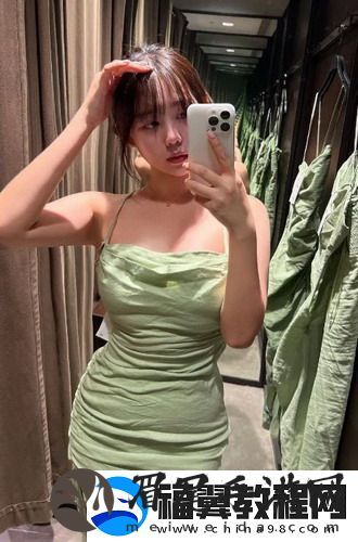 中国老奶奶买身的奇妙冒险：一段不寻常的购物经历，笑声与泪水交织！