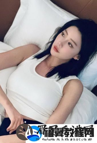和平精英特斯拉载具充电桩互动彩蛋引发热议，网友：真是游戏界的创意巅峰！