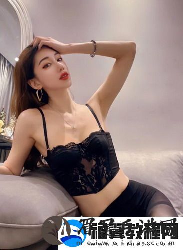 我女朋友的妈妈双字id5：温暖背后的故事！