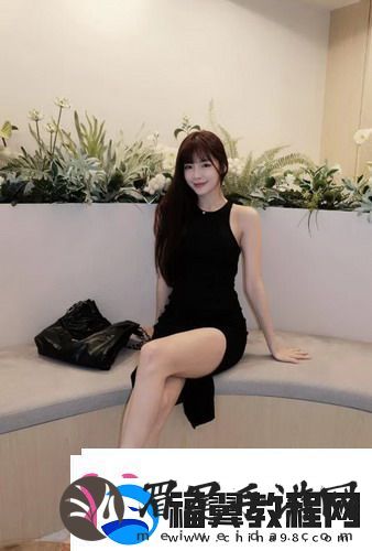老师趴讲台把腿张开让学生背单词：课堂互动的另类表现让人惊叹！