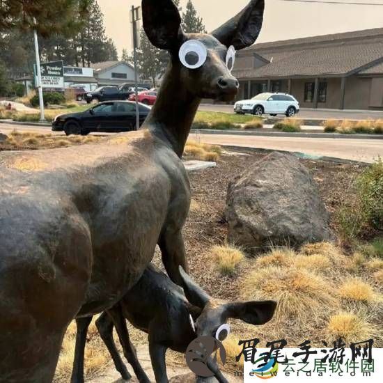 美国一城多个雕塑惊现“神秘瞪眼” 政府：这是破坏艺术品