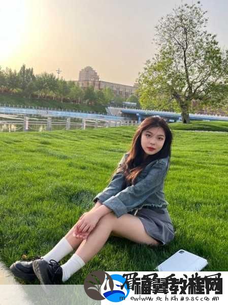 腰细的女生经得住草吗-1.-腰细女孩的草地之旅：生活中的小冒险