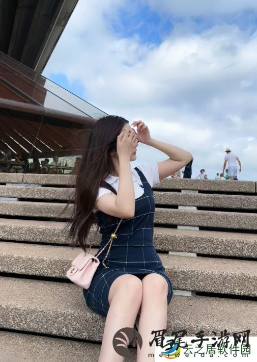 解说Kitty晒游客照：一起看风景吗
